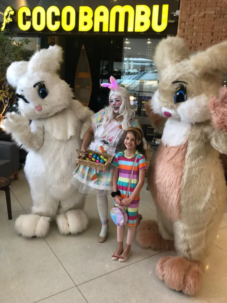 Coelho da Páscoa no Coco Bambu no Shopping Iguatemi