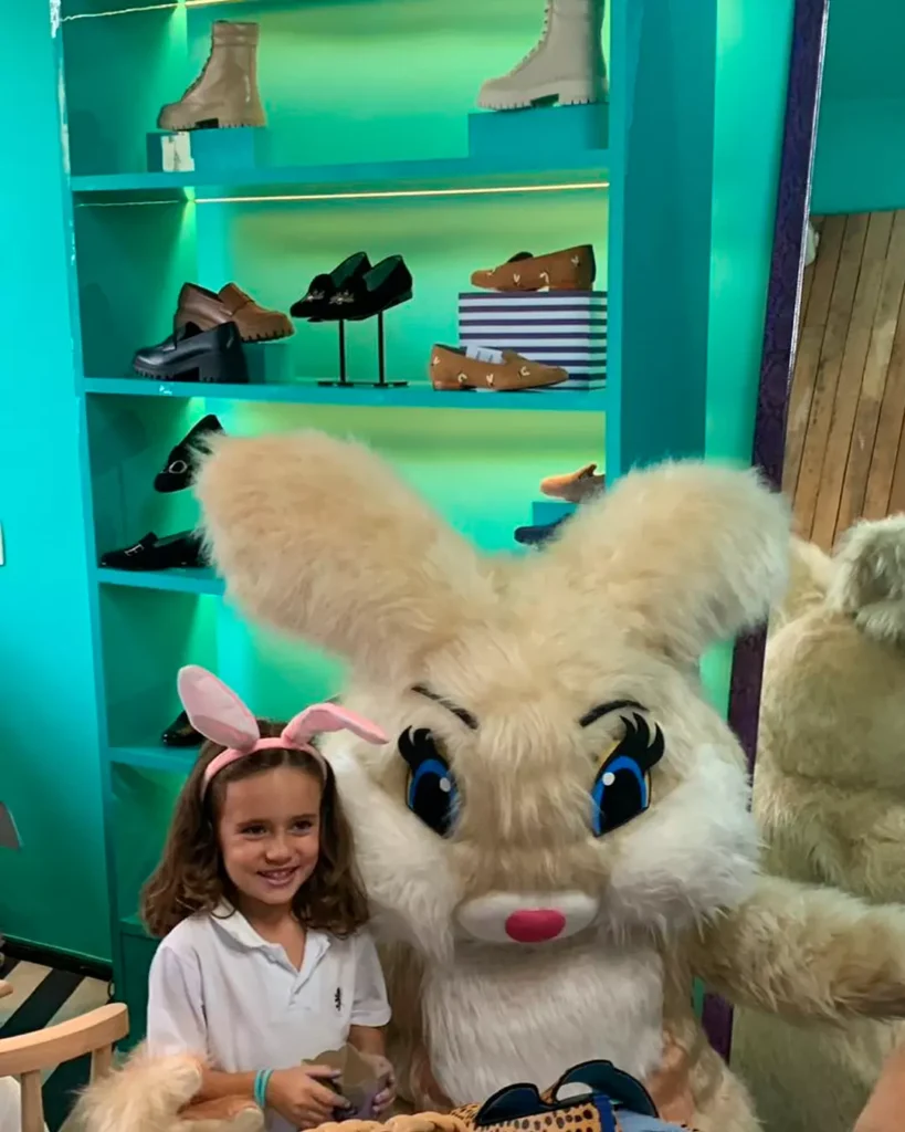 contratar coelho na loja blue bird shoes